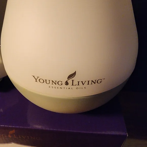 Young Living Dewdrop Diffuser - Picture 4 of 5